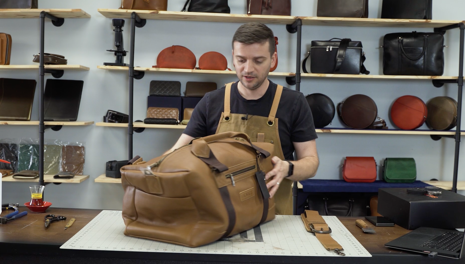 TANNER LEATHERSTEIN REVIEWS THE HERITAGE LEATHER DUFFEL