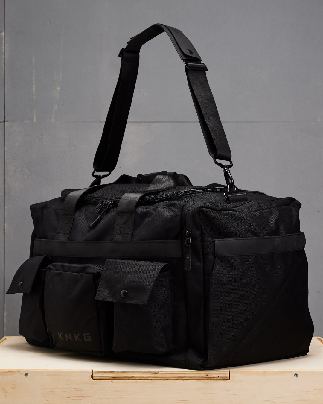 Buy STRAP IT Black Solid Duffel Bag - Duffel Bag for Unisex 17507302 |  Myntra